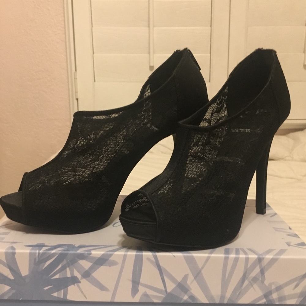ELLE Lace Peep Toe Heels